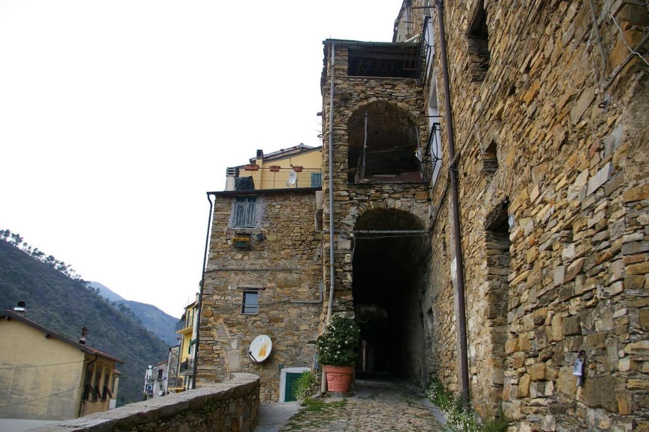 Villa Ca 'Da Belan Mari' Montalto Ligure Esterno foto